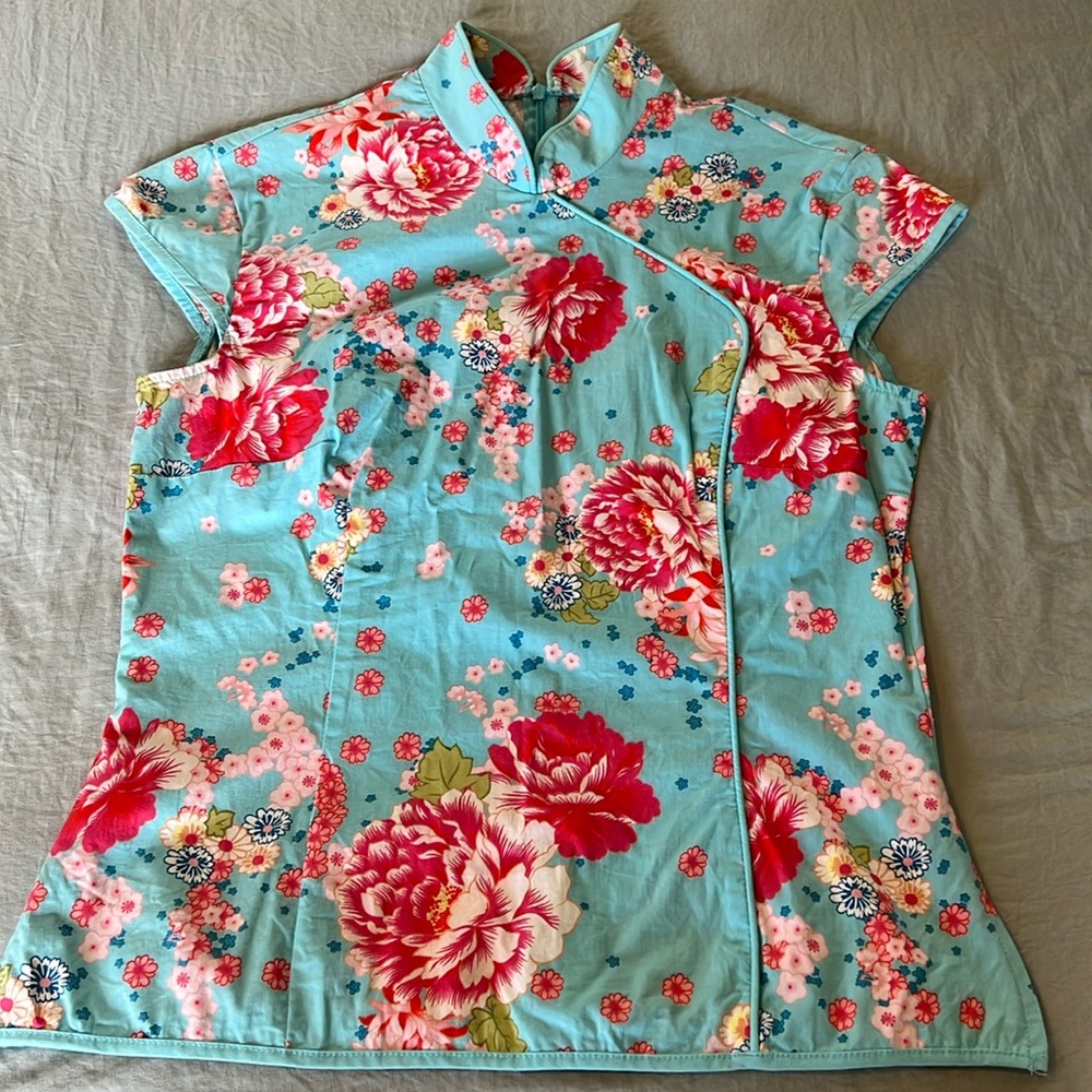 Adorable H&M tailored colorful top size US 12